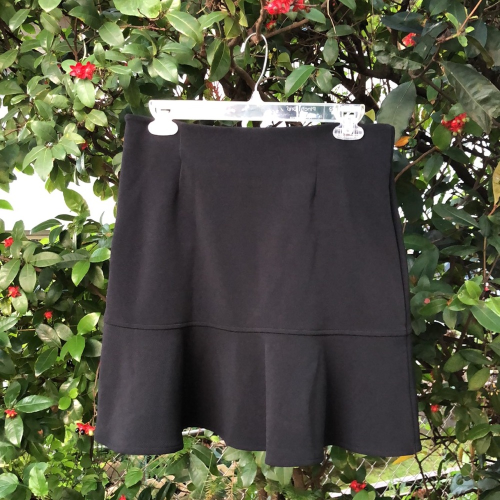 INC Black Asymmetrical Ruffle Short Stretch Skirt Cute & Flirty! Size 2 - Picture 5 of 8